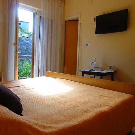 Guest House Jelsa Jelsa  Oda fotoğraf